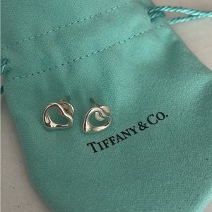 Tiffani and Co. Open Heart Stud Earrings
in Silver, 11 mm